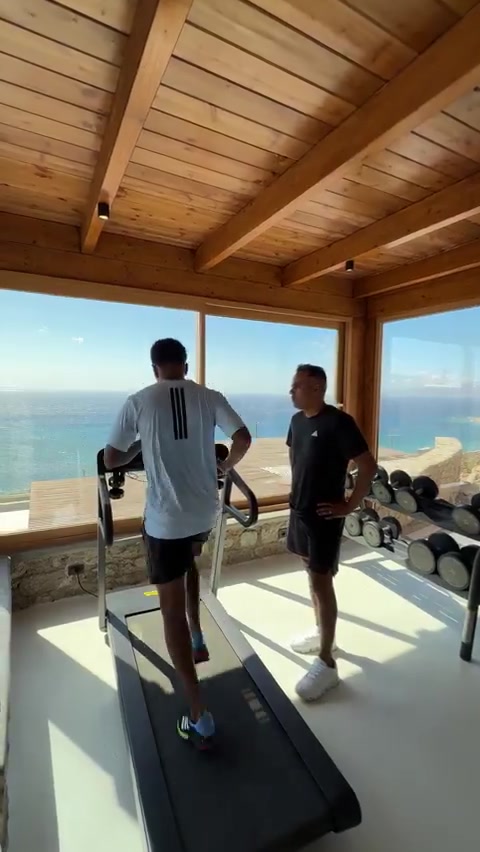 开云体育在线-罗德里戈休赛期加练视频曝光，全力角逐核心席位