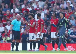 胡珀判罚合集：枪手破门引争议 姆贝莫肘击&amp;库尼亚禁区倒地无判罚