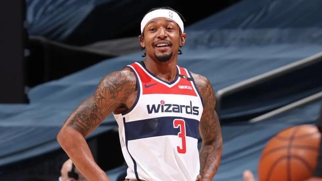 开云体育官网-【声音】奇才全队期待新赛季 比尔:目标永远是冠军